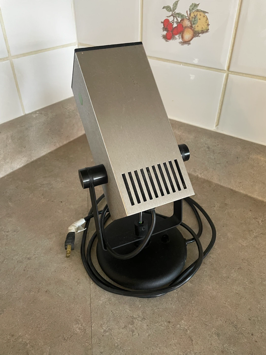 Adjustable Spotlight Desk Lamp (Vintage) - photo 3