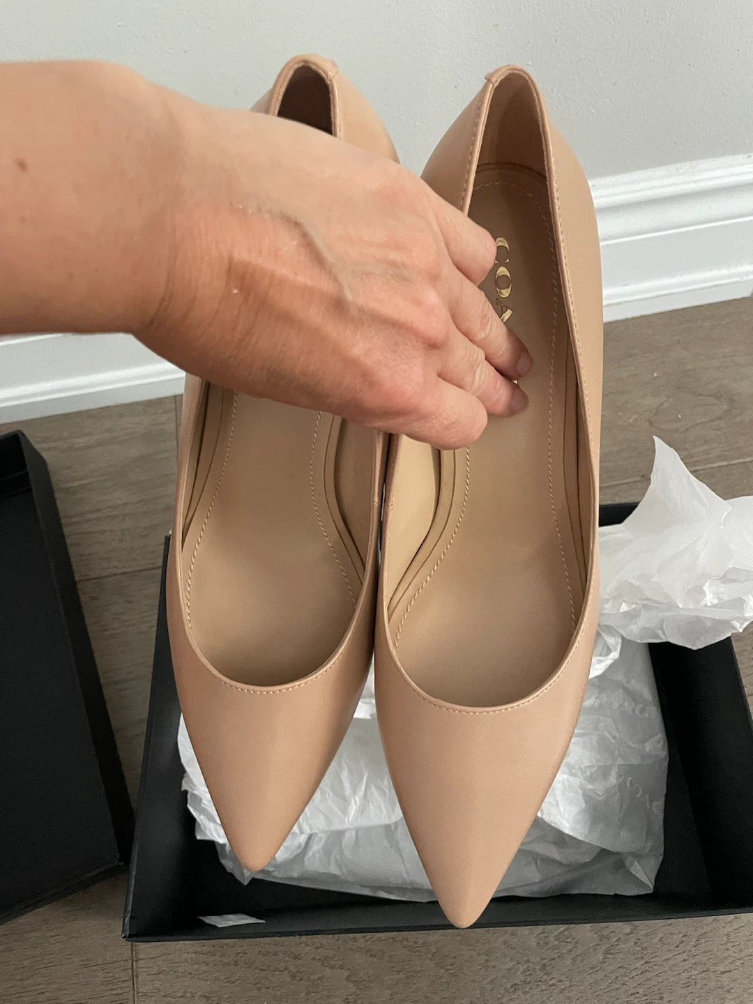 NEW! COACH Women's Heels - photo 2