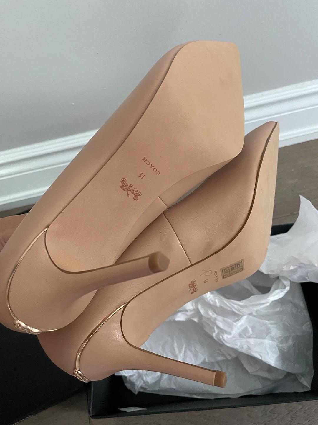 NEW! COACH Women's Heels - photo 3