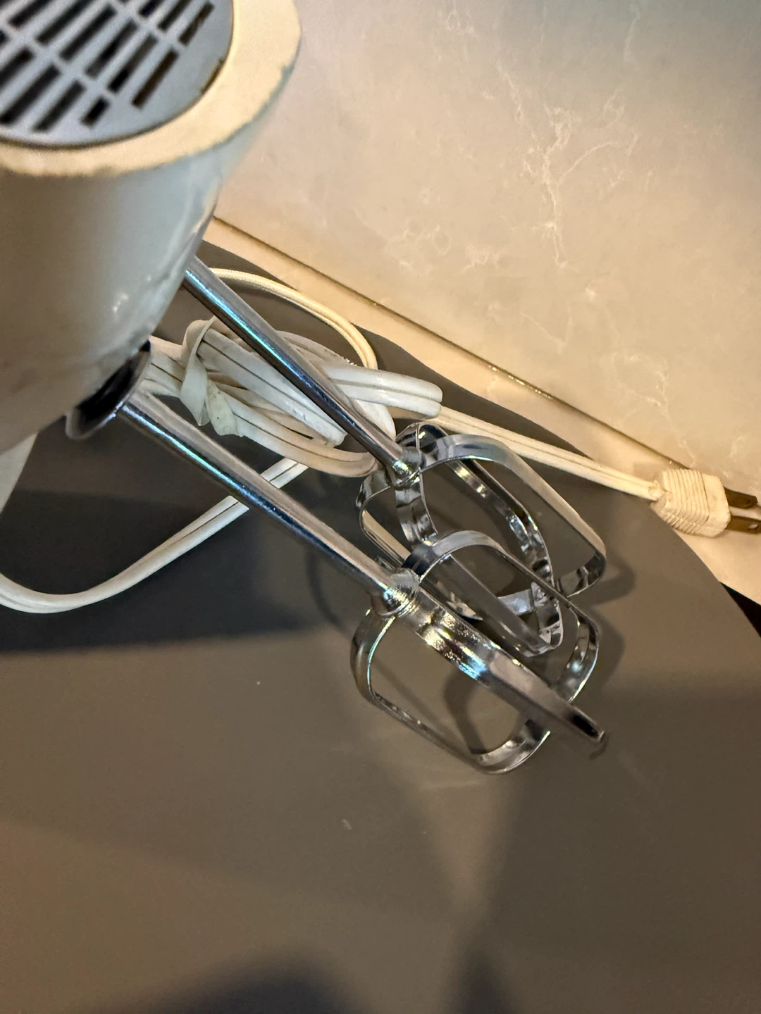 Vintage GE Electric Hand Mixer - photo 2