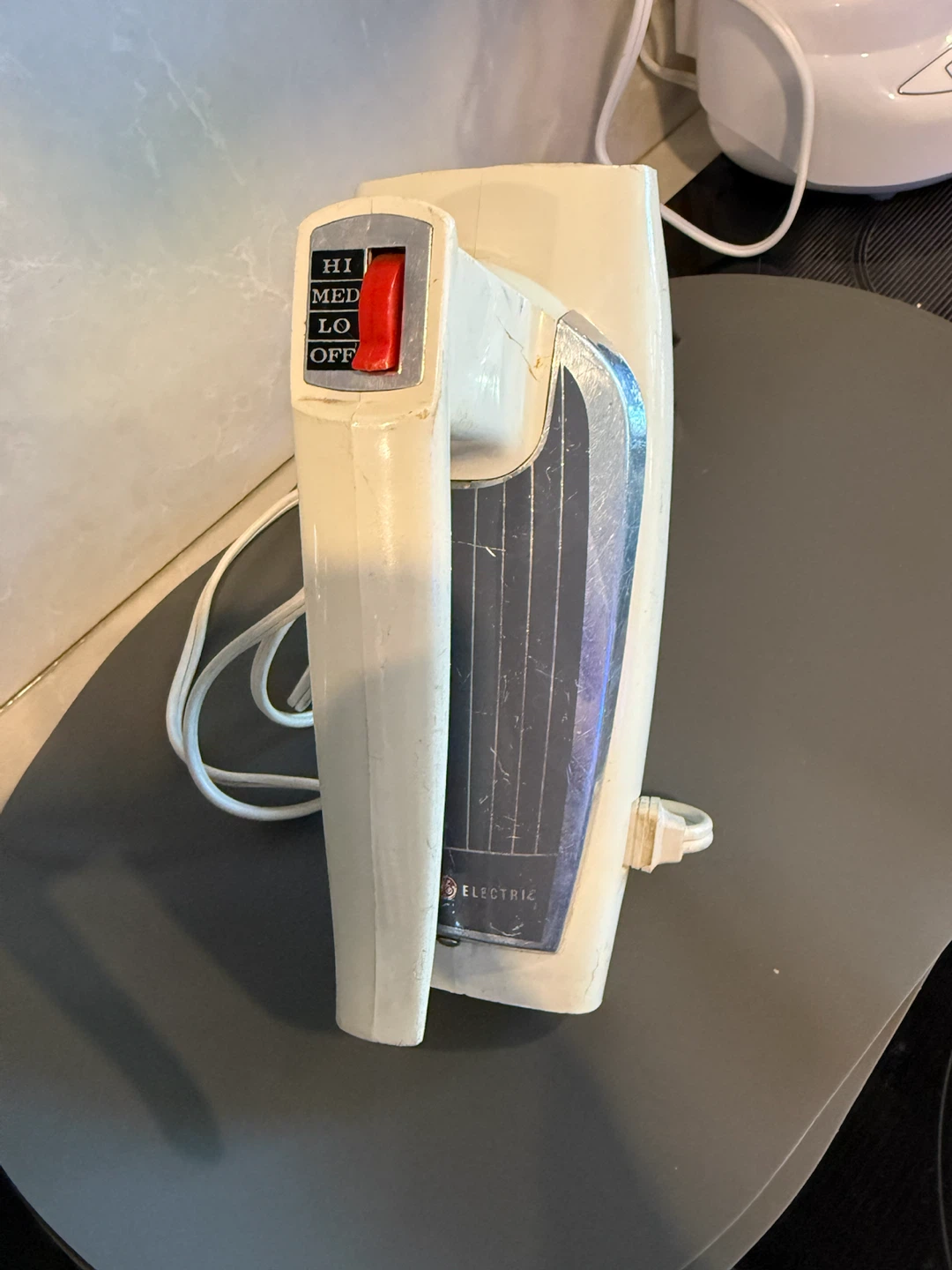 Vintage GE Electric Hand Mixer - photo 3