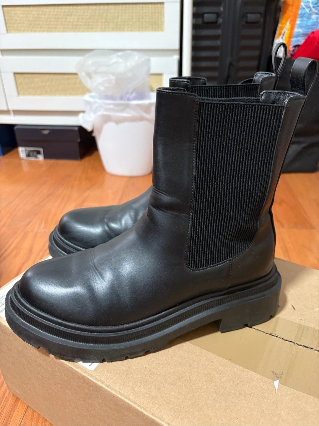 GU Black Chelsea Boots - photo 3