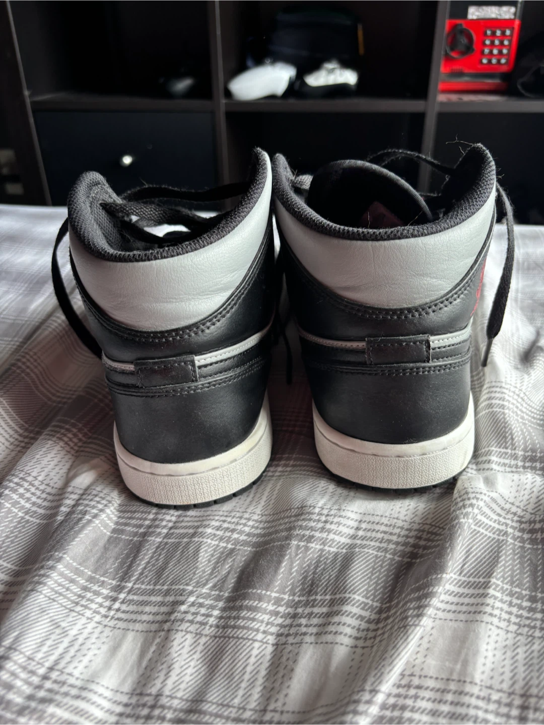 Air Jordan 1 Mid SE 'Light Smoke Grey' - photo 4