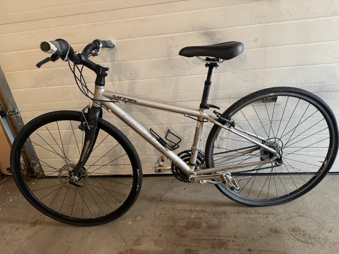 Specialized Sirrus Hybrid Road Bike , 27 speed