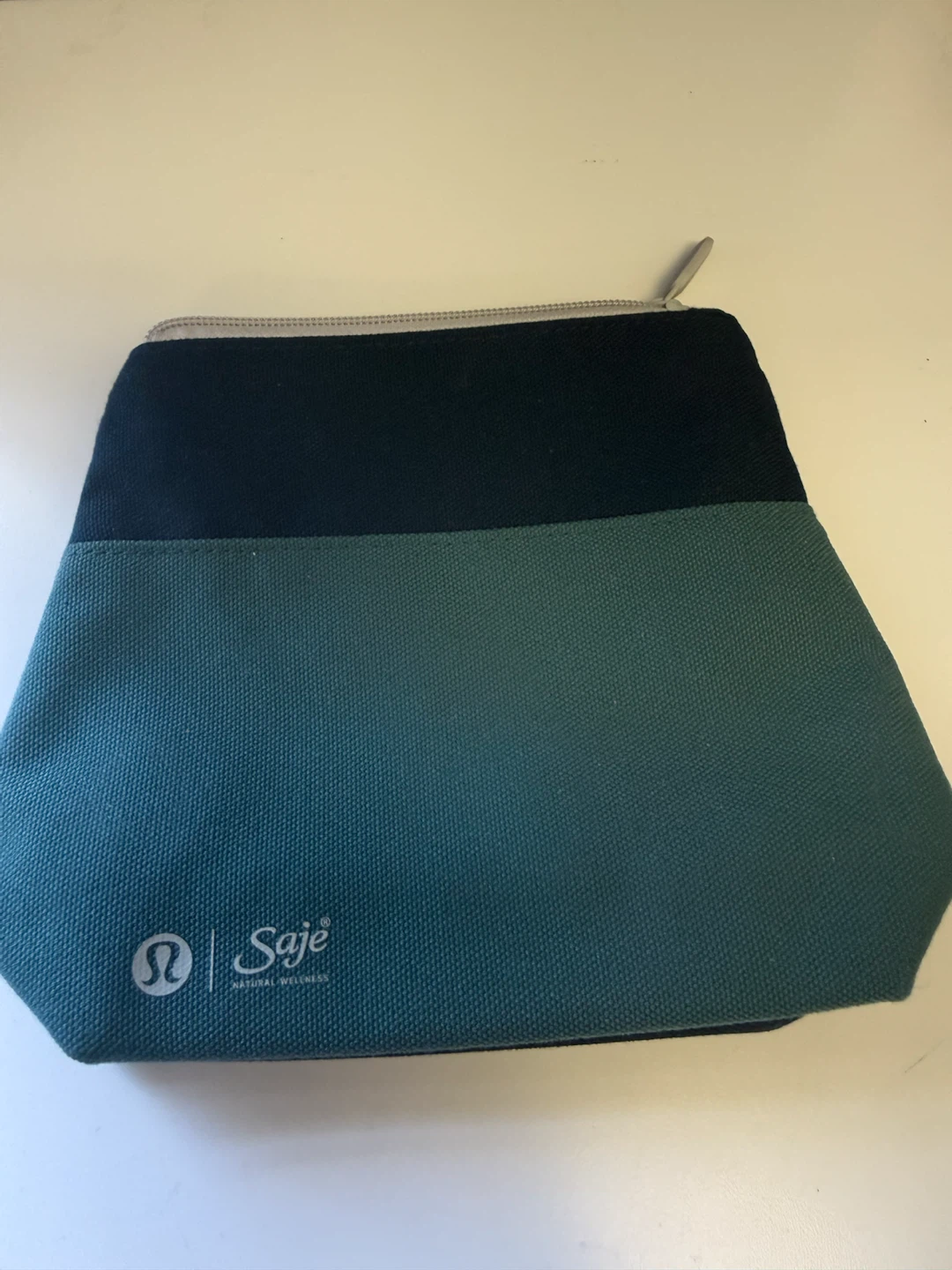 Lululemon x Saje Pouch