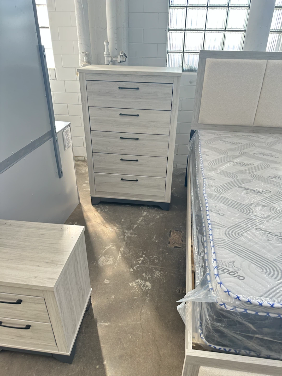 White bedroom set - photo 4