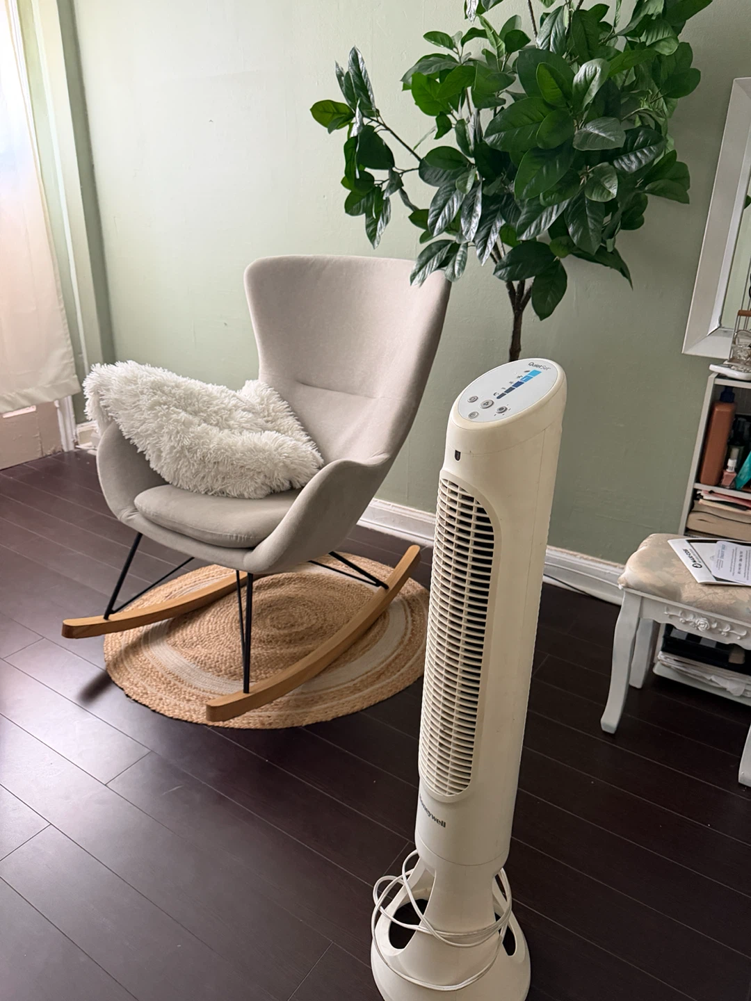 Honeywell QuietSet Tower Fan - photo 2
