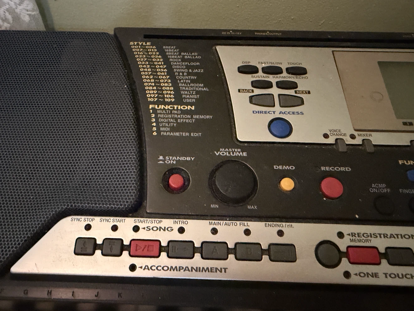 Yamaha PSR-540 Electronic Keyboard with Floppy Disk Drive - photo 3