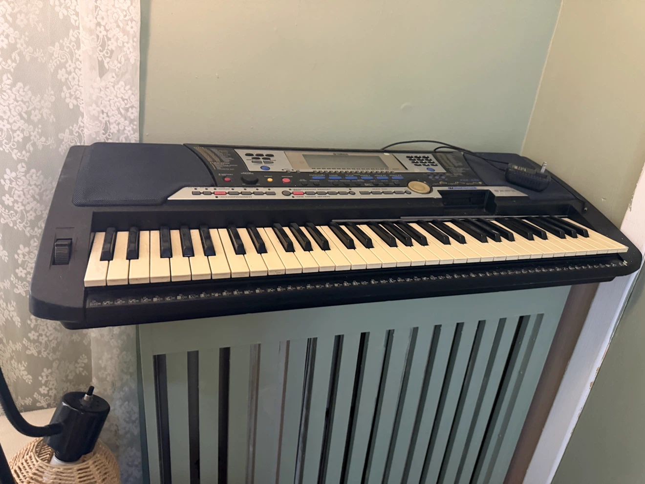 Yamaha PSR-540 Electronic Keyboard with Floppy Disk Drive - photo 4