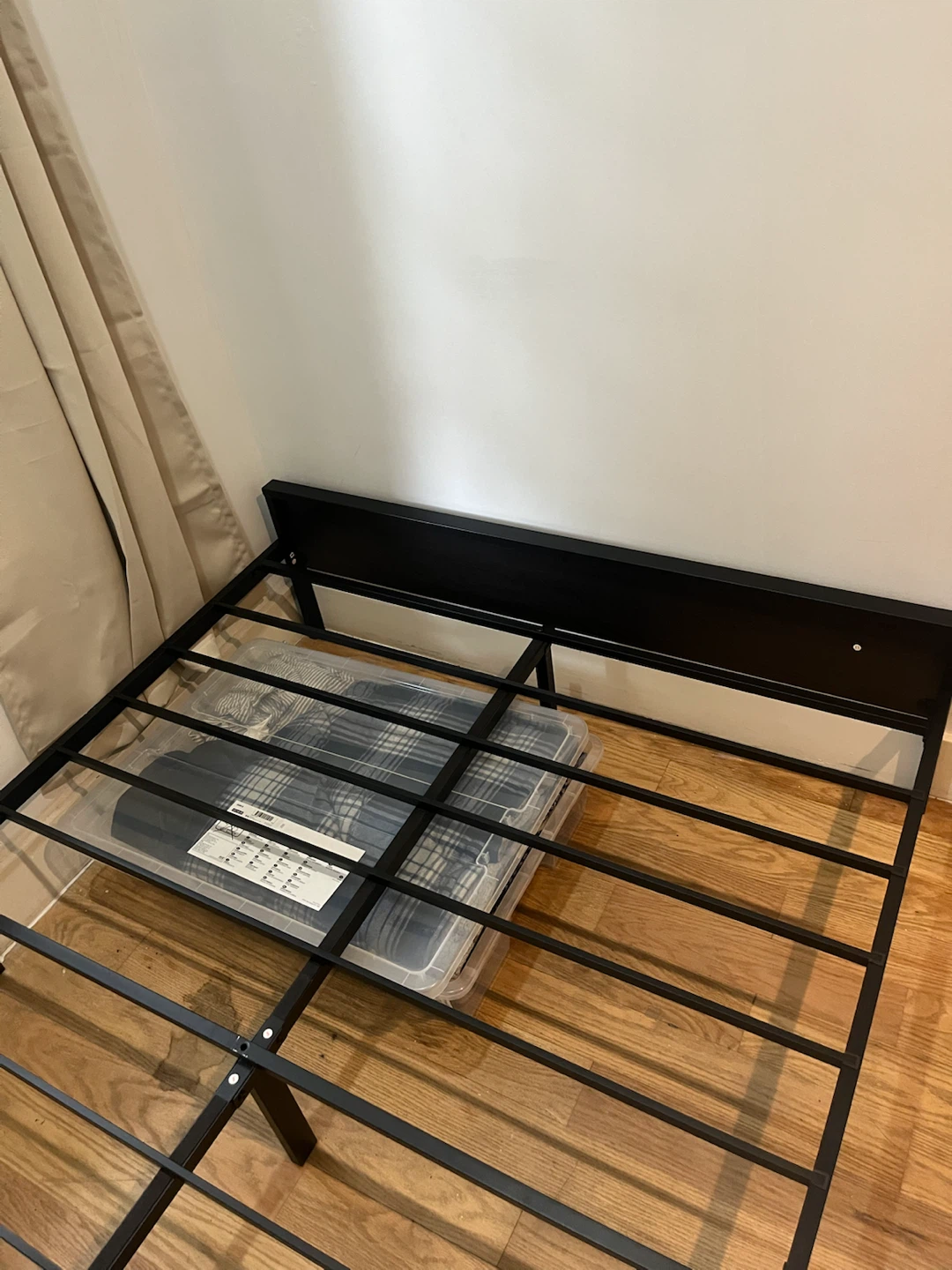 Full bedframe. Like New! - photo 4