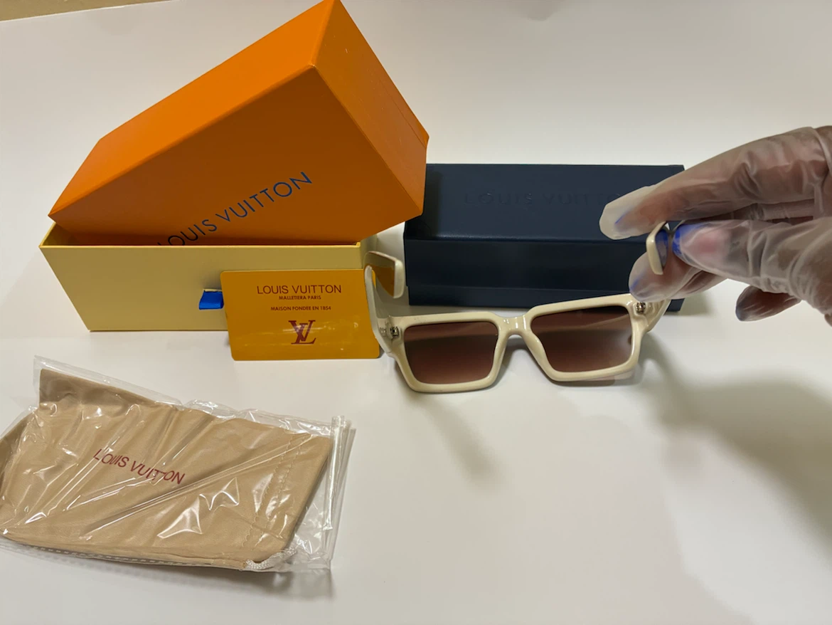 Louis Vuitton Sunglasses - photo 3