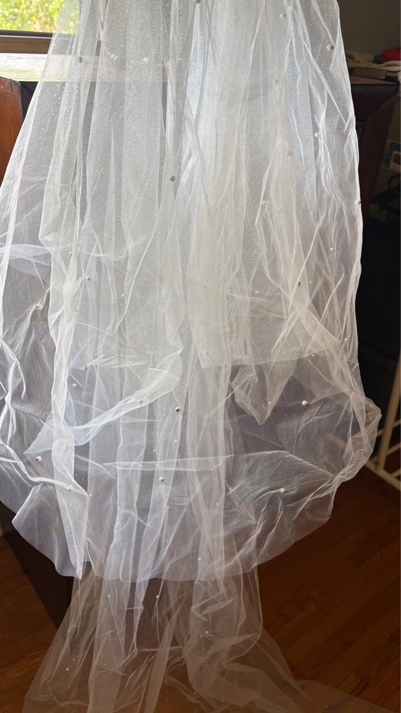 Wedding Veil with Pearls and Sparkle - photo 4