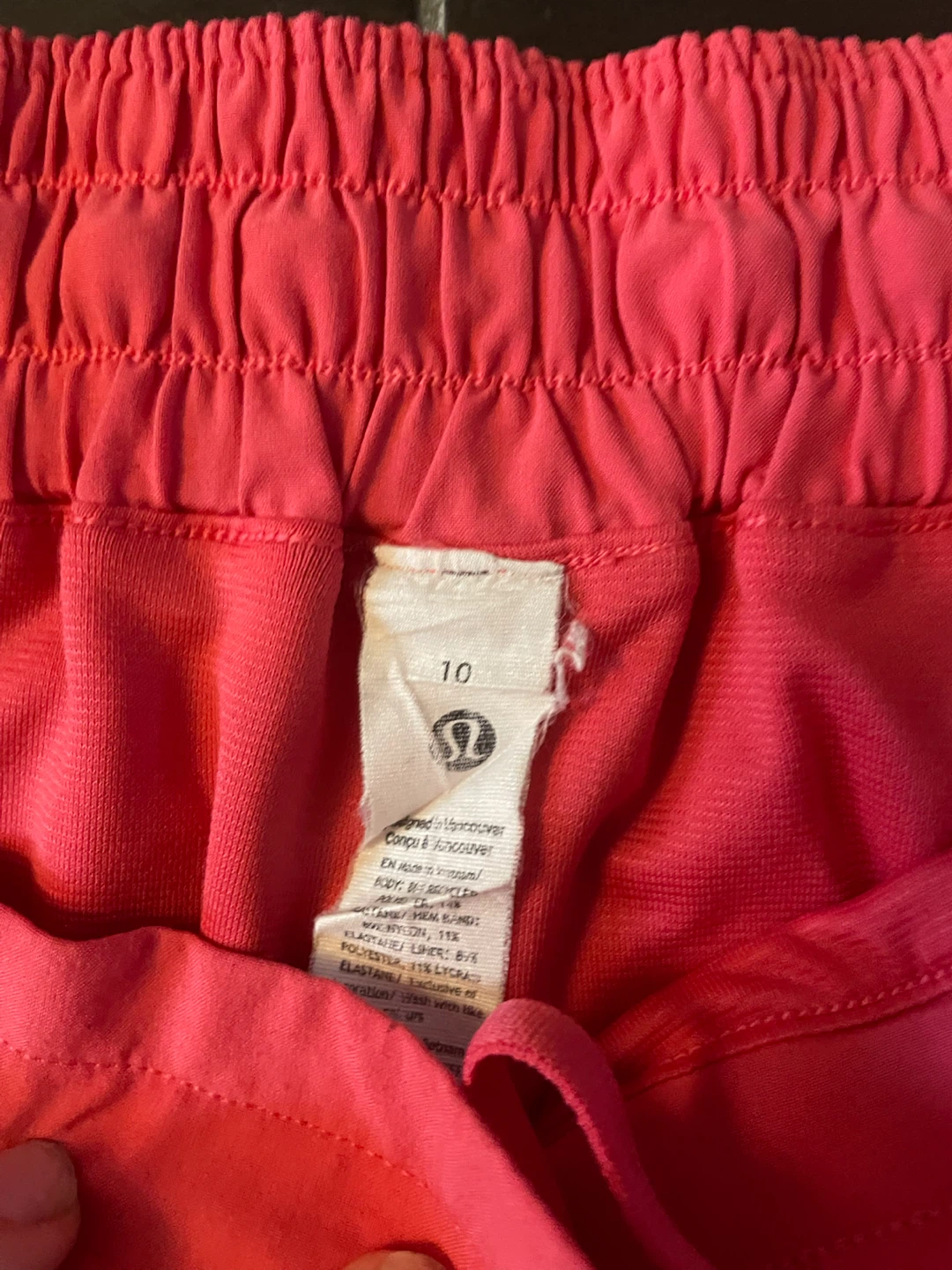 Lululemon Pink hottie hot running shorts Size 10 - photo 3