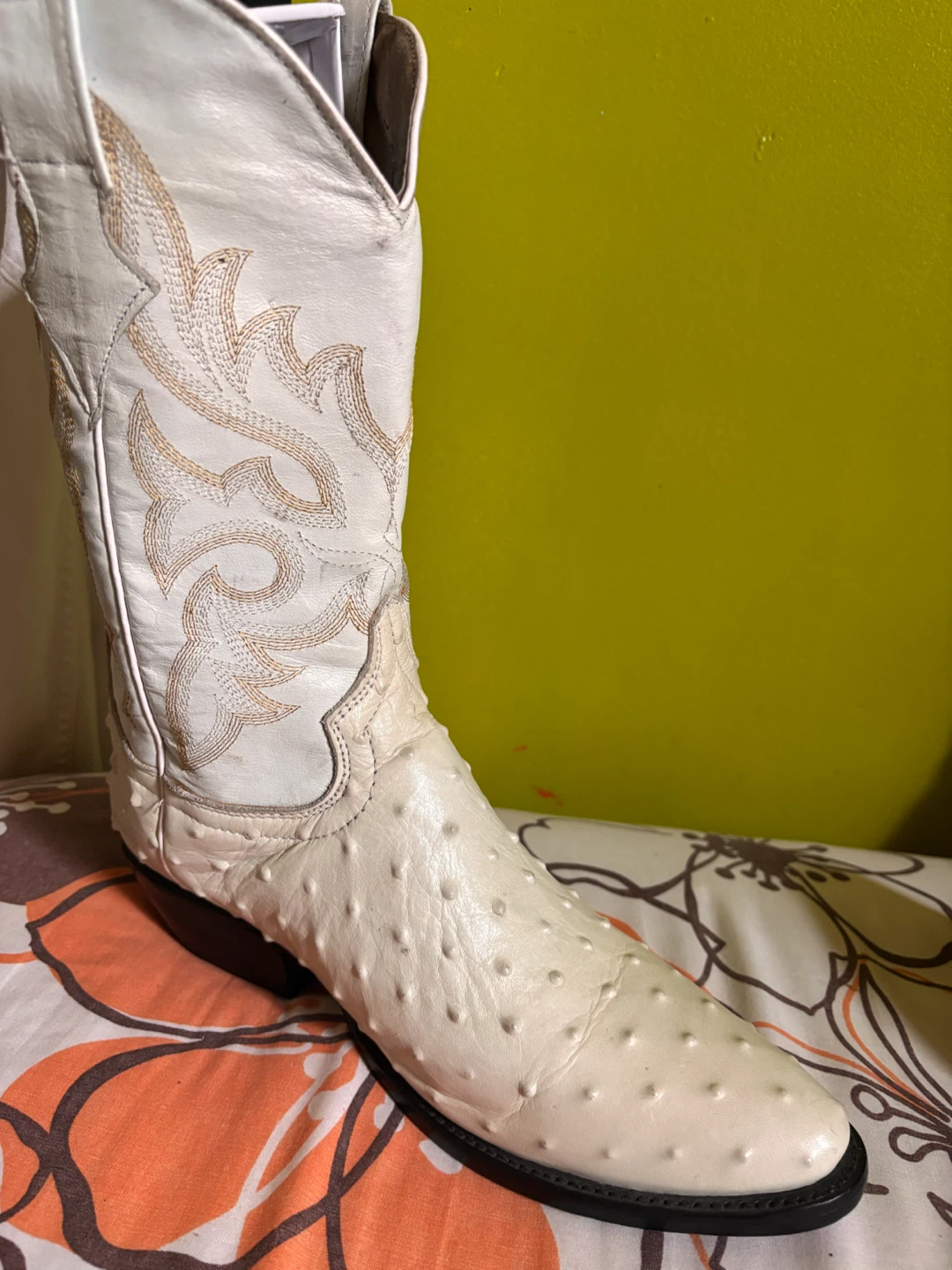 White Ostrich Cowboy Boots - Size 7 USA - photo 5