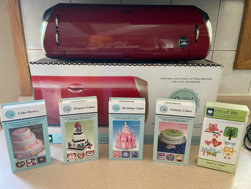 Cricut Cake Machine with 5 Cartridges - photo 3