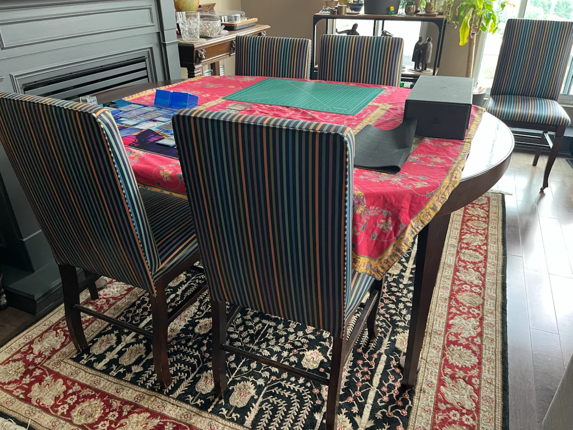 Set of 5 Striped Upholstered Dining Chairs with Casters - photo 2