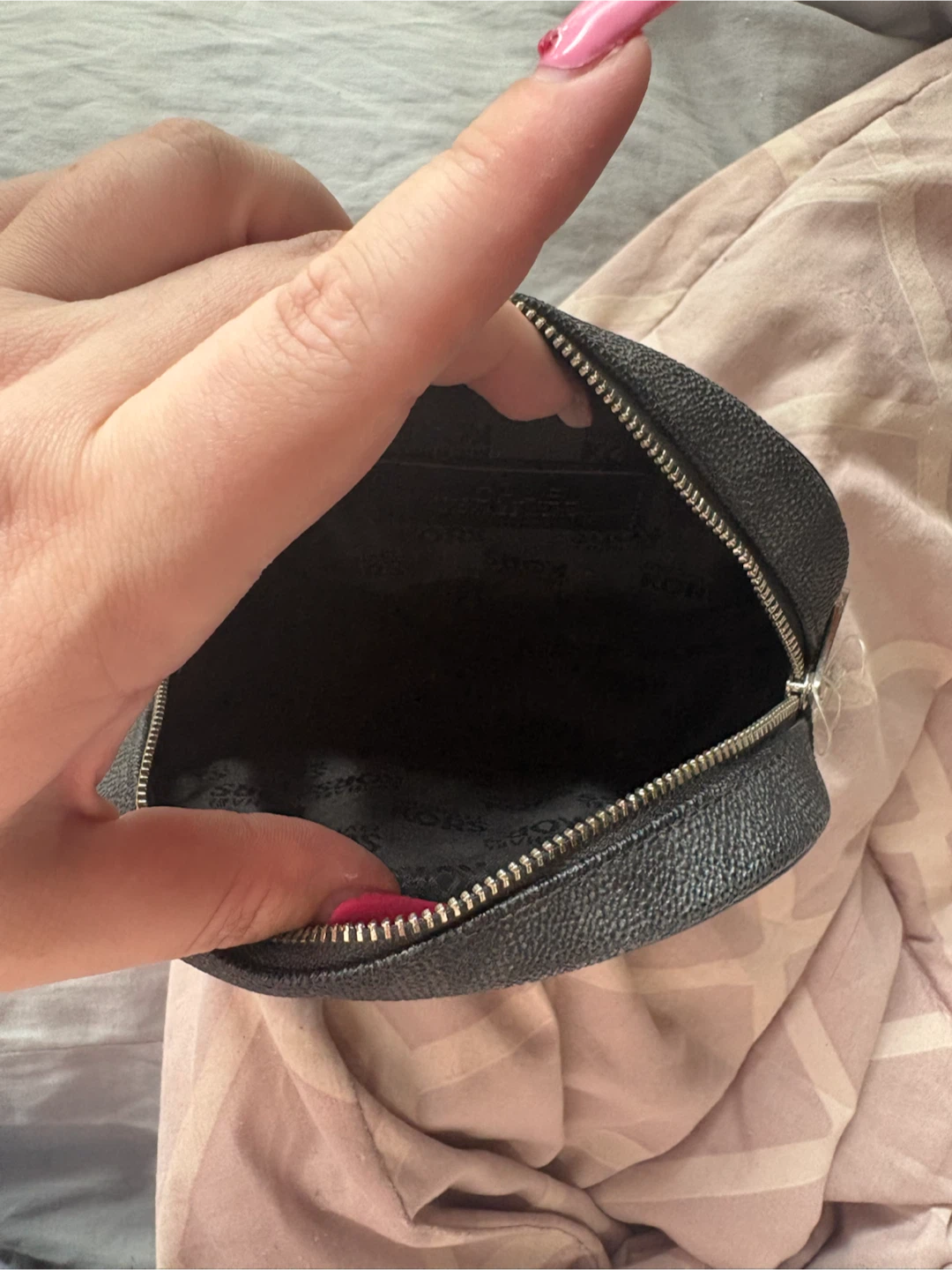 MK Small makeup bag - photo 2