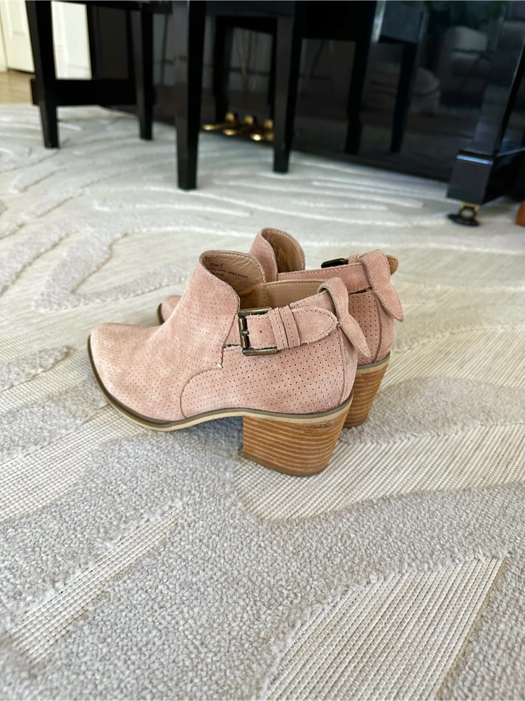 Gianni Fermani Pink Suede Ankle Boots - photo 2