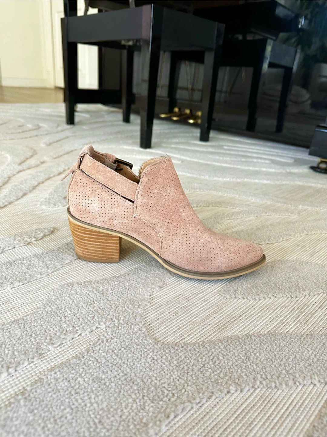 Gianni Fermani Pink Suede Ankle Boots - photo 3