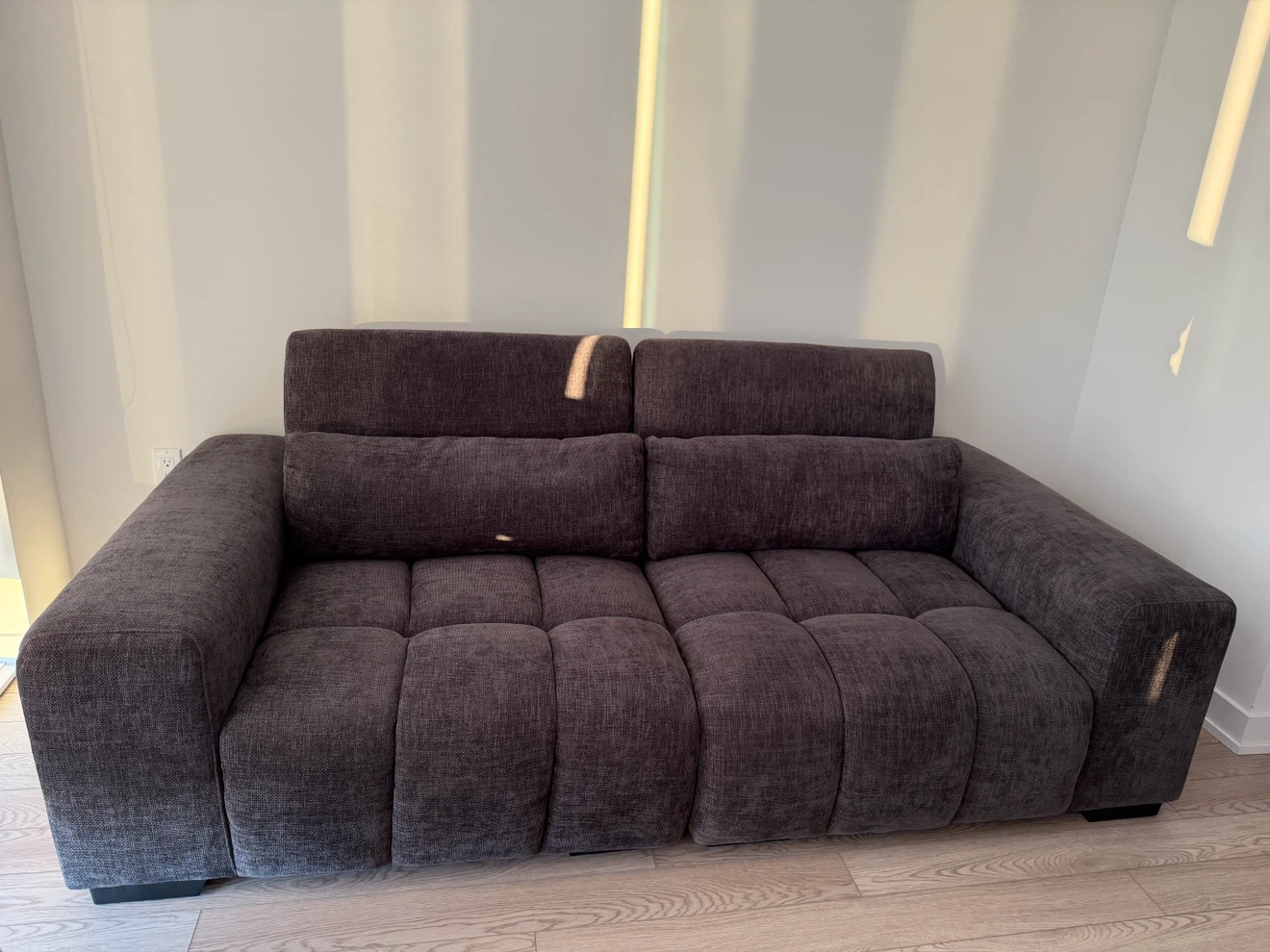Luxury Dark Grey Tufted Sofa - photo 4
