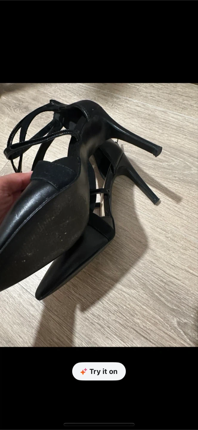 NEED GONE TODAY! ‼️SIZE 6 - Black Strappy Heels - photo 3