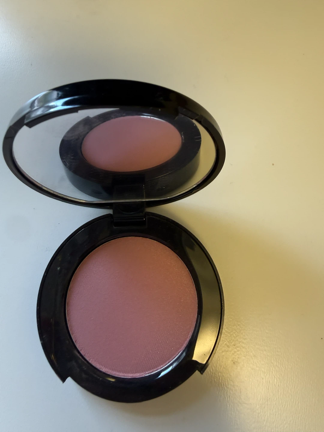 Bobbi Brown Illuminating Bronzing Powder Antigua - photo 2