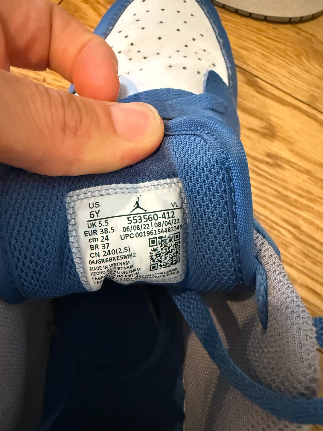 Air Jordan 1 Low SE Youth Shoes - photo 2