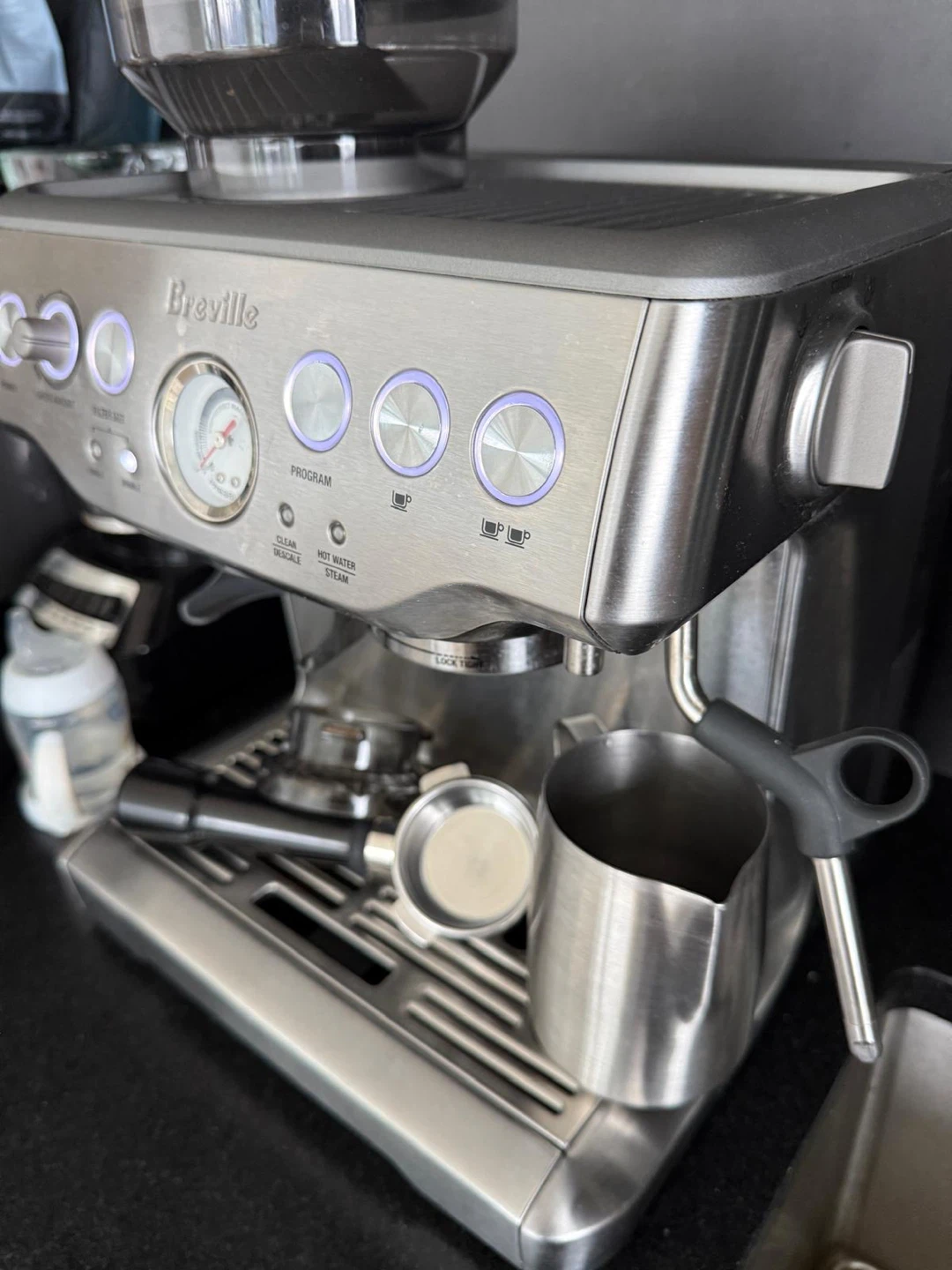 Breville BES870XL Barista Express Espresso Machine - photo 3