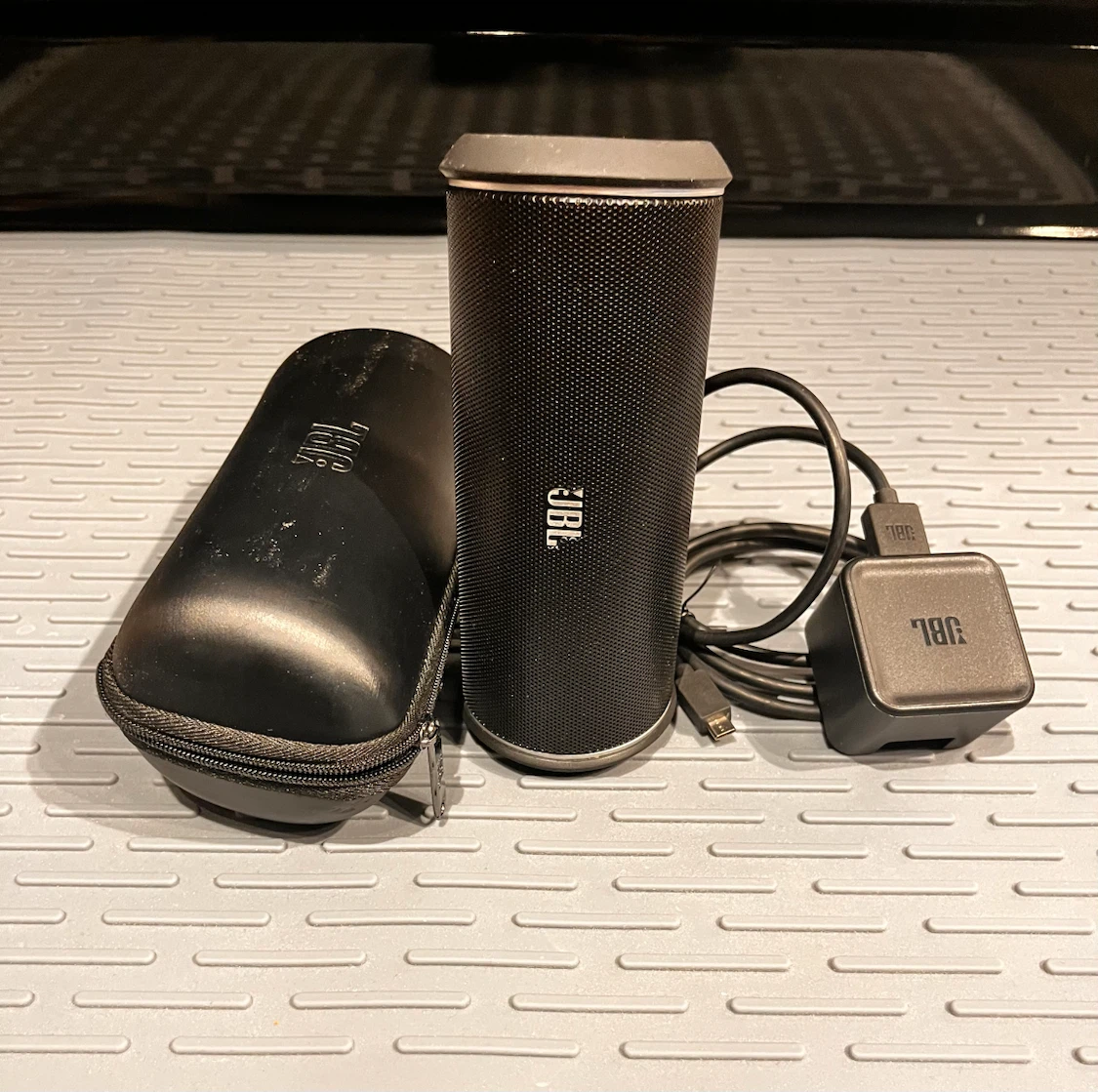 JBL portable Bluetooth speaker - photo 4