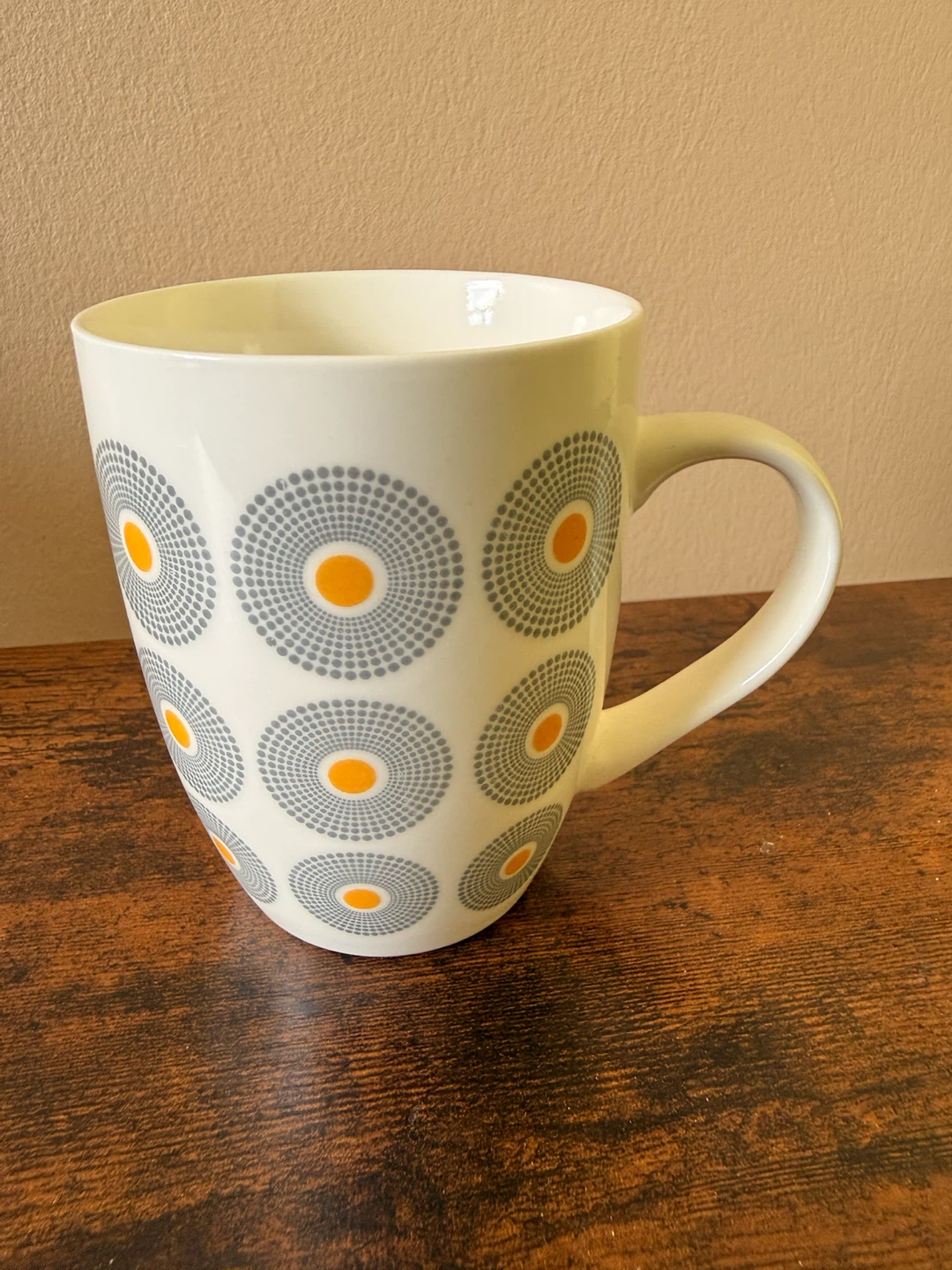 Ceramic Mug with geometric pattern