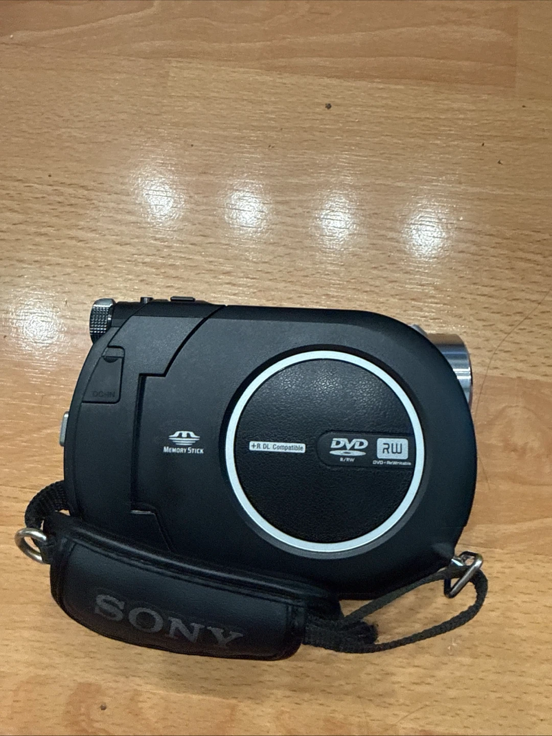 Sony Handycam DCR-DVD710 Camcorder - photo 4