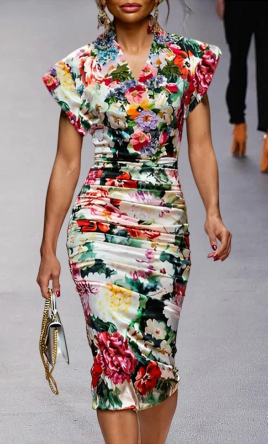 ✨NWT ✨ Floral Ruched Midi Dress. Size XL/XXL