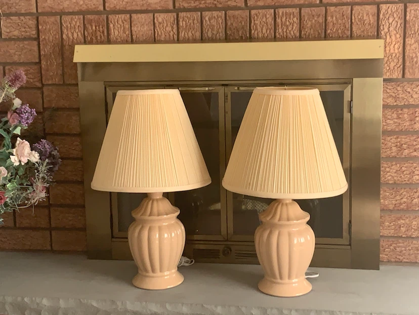 2x Table Lamps with Pleated Shades - photo 2