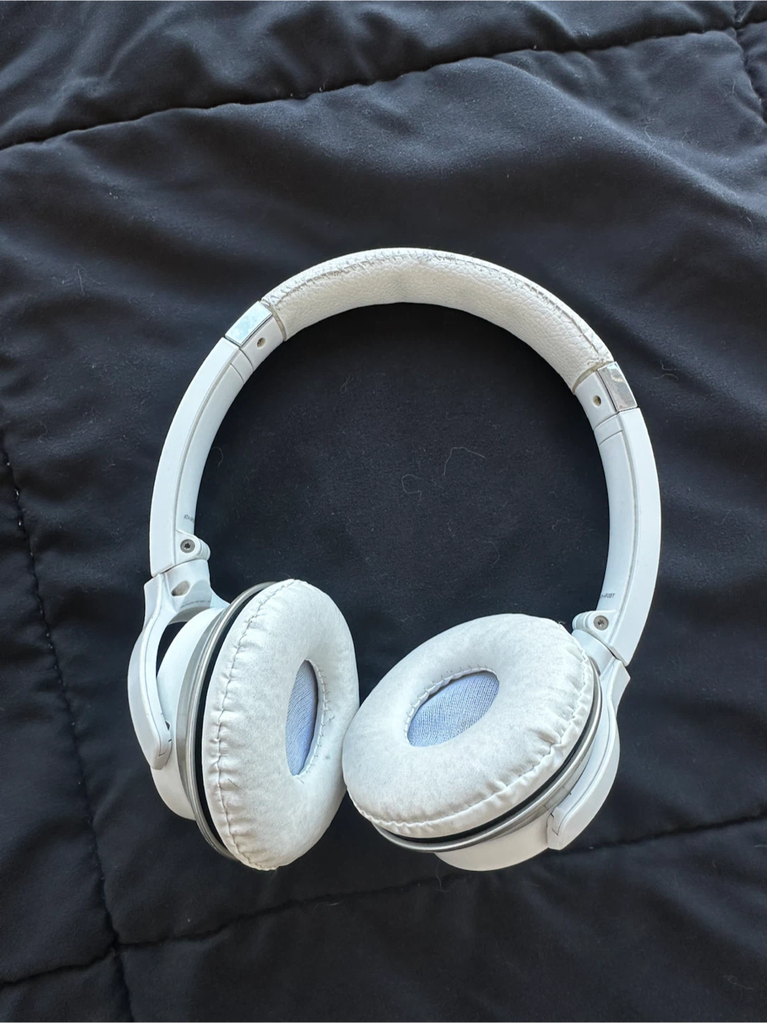 Audio-Technica ATH-M50xBT Headphones - photo 2