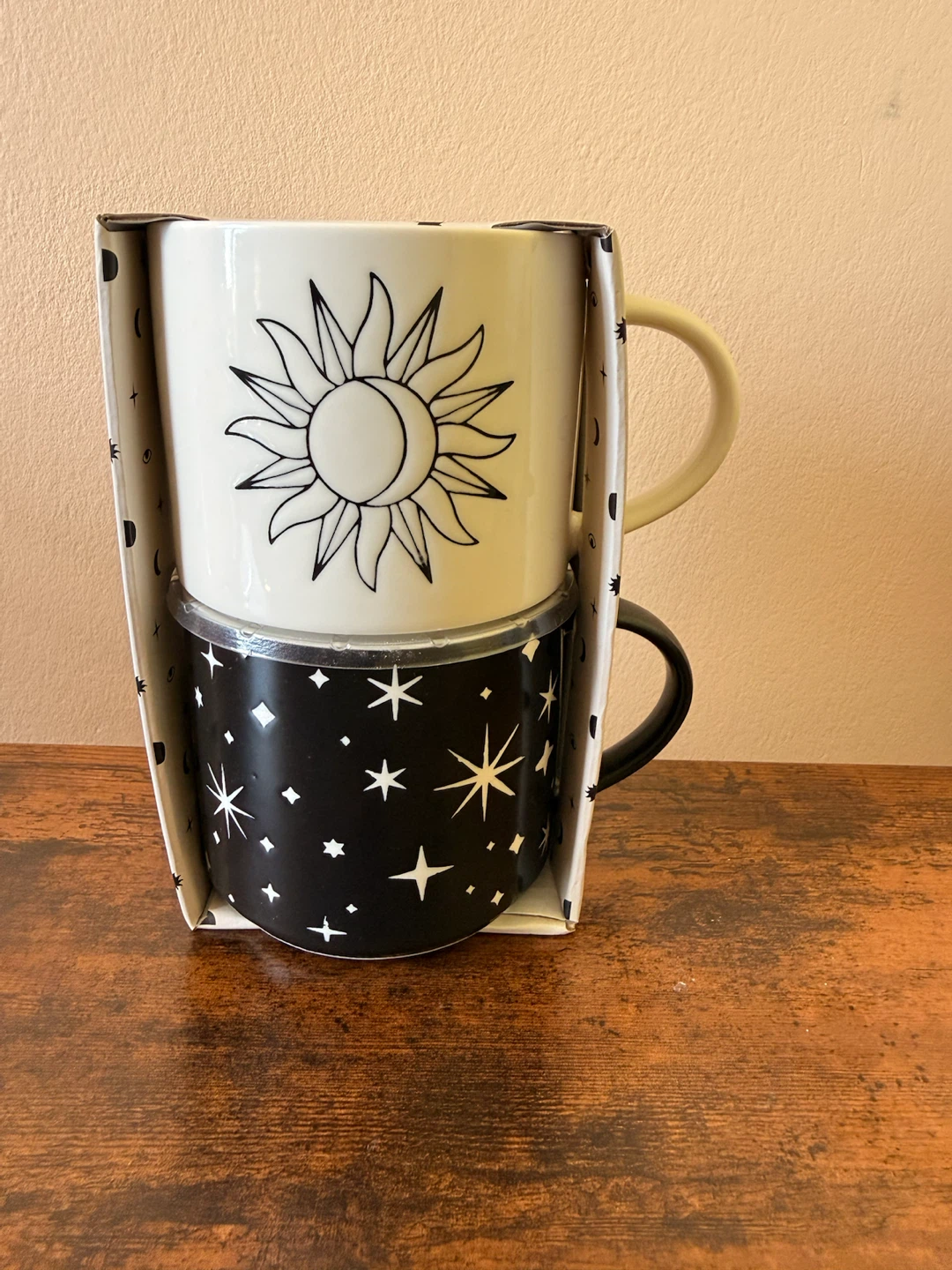 NEW Set of 2 Mugs with Celestial Design