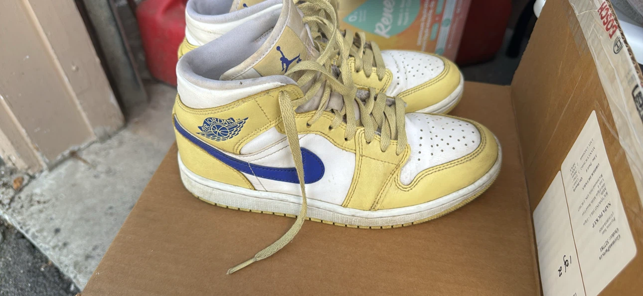 Nike Air Jordan 1 Mid Youth Shoes