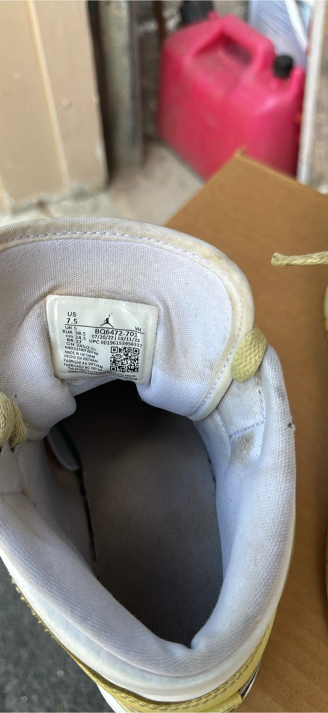 Nike Air Jordan 1 Mid Youth Shoes - photo 3
