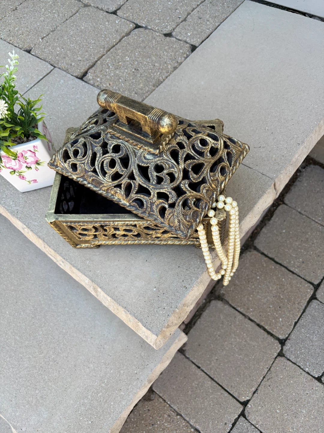 SMALL GOLD DECORATIVE ACCENT - photo 2