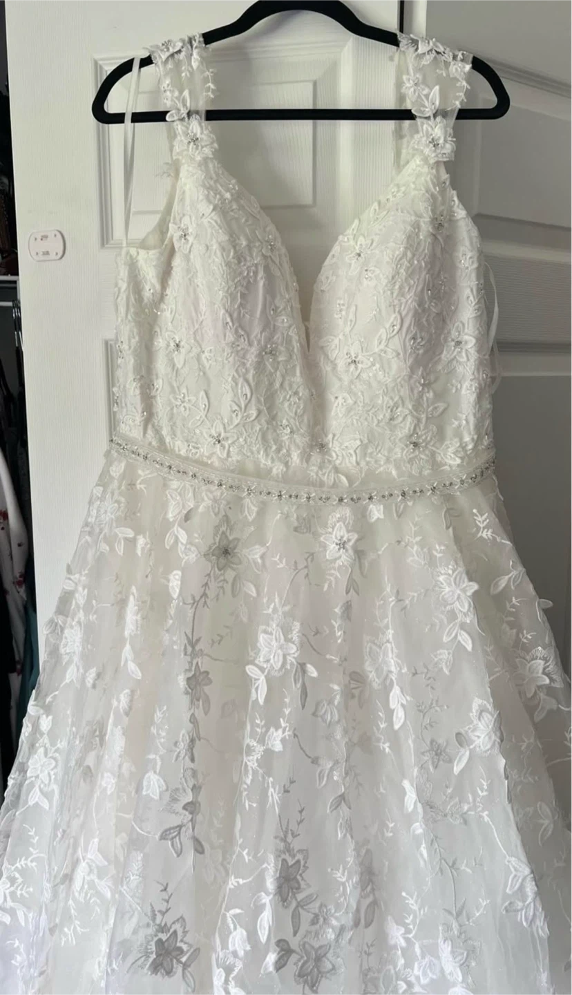 Wedding Dress - 3X - photo 2