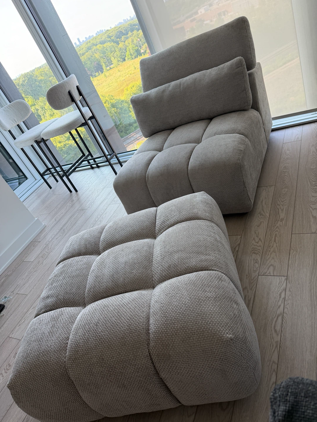 Modern Tufted Accent Chair with Ottoman - photo 2