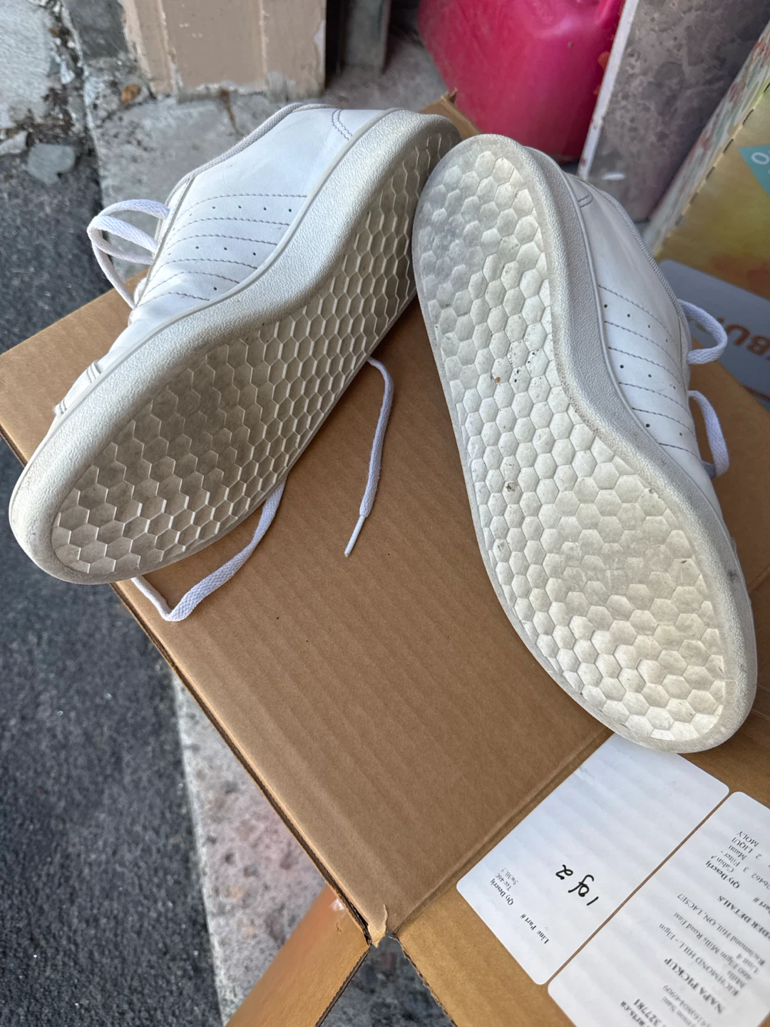 White Adidas running shoes / size 7 - photo 2