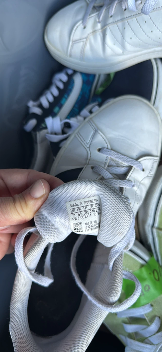 White Adidas running shoes / size 7 - photo 3