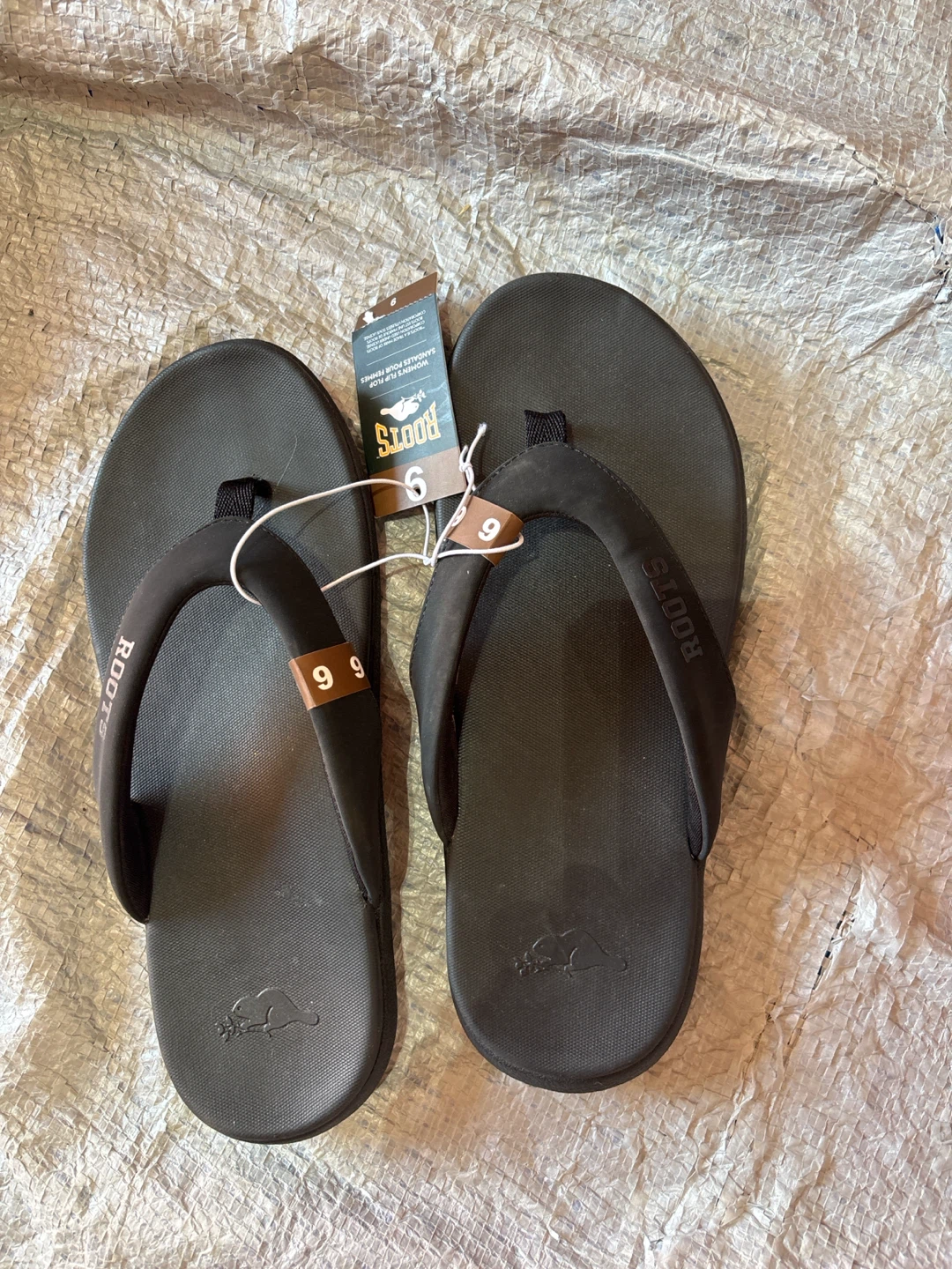 Roots Women's Flip Flops Size 9