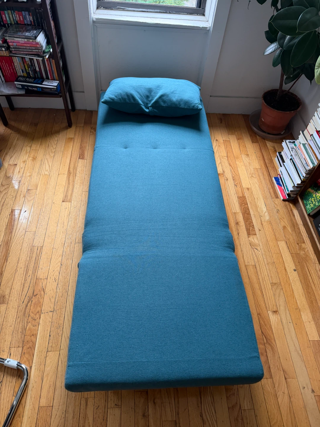 Convertible Futon Chair - photo 3