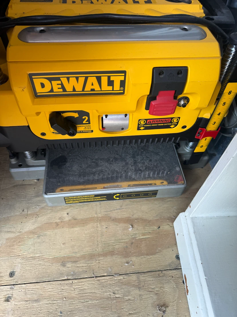 LIKE NEW DEWALT Planer including tables