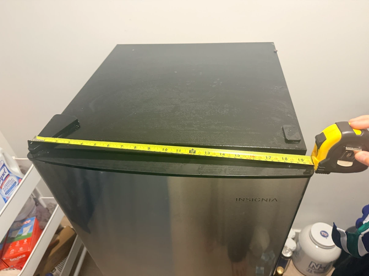 Insignia Mini Fridge - photo 5