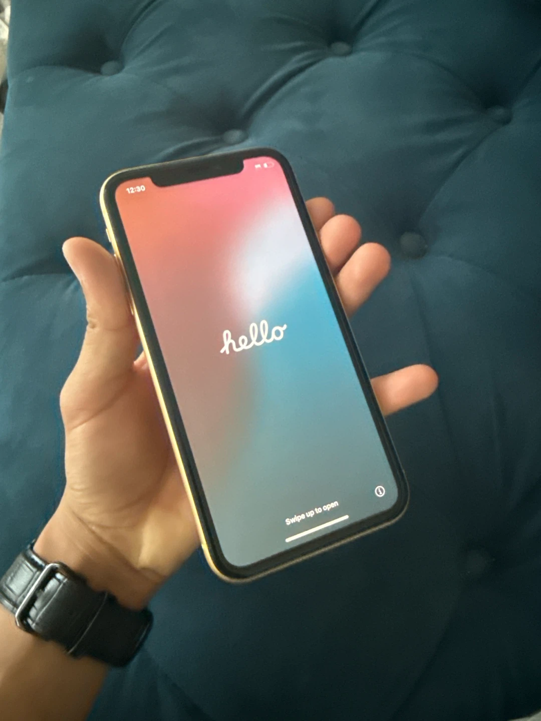 Apple iPhone XR Yellow