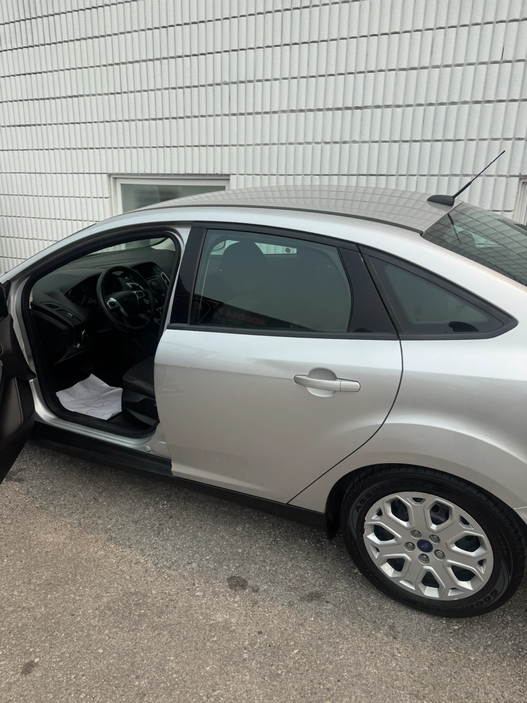 2014 Ford Focus SE Sedan 2.0L - photo 4