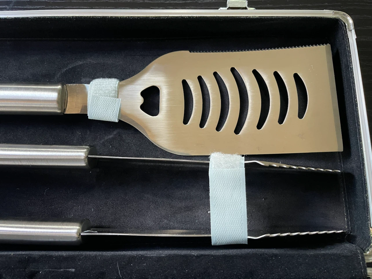 Four Piece Stainless Steel BBQ Set Spatula Tongs Knife Fork - photo 2
