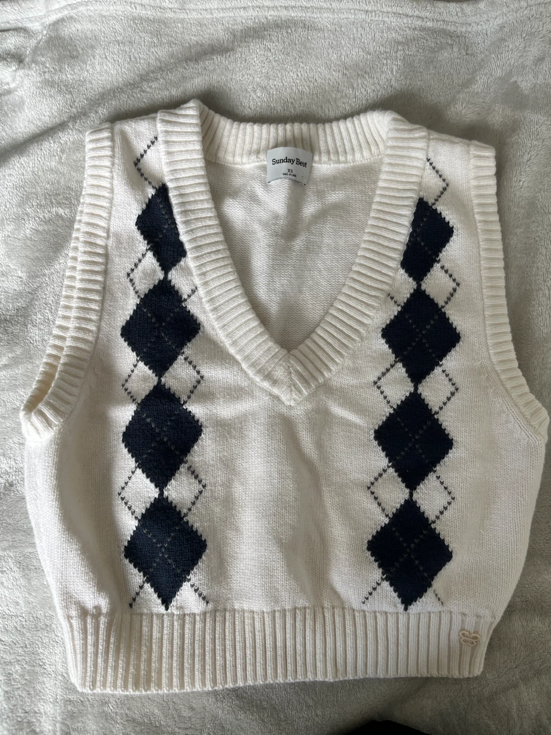 Aritzia’s Sunday Best Argyle Sweater Vest XS